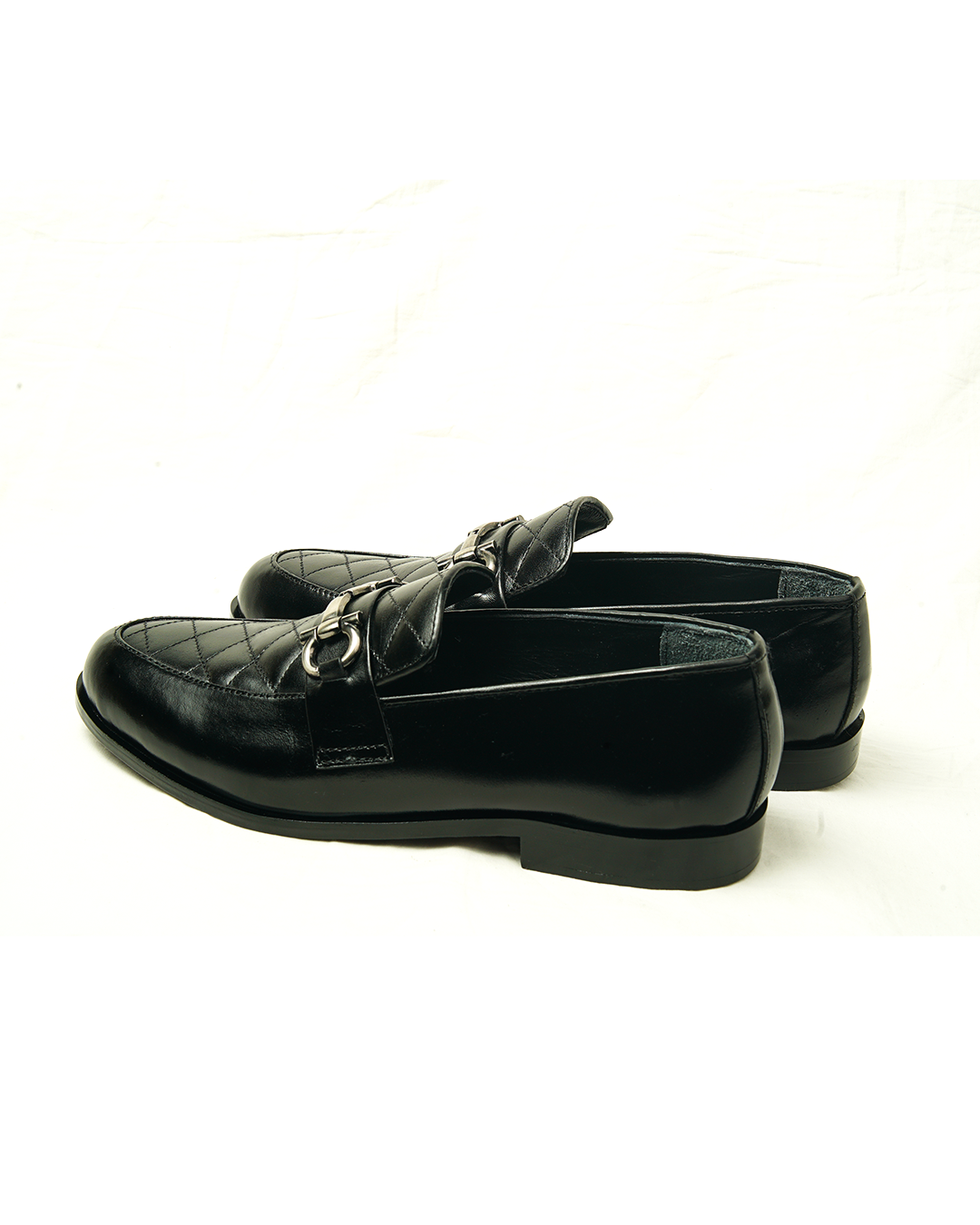 Refined Radiance | Black